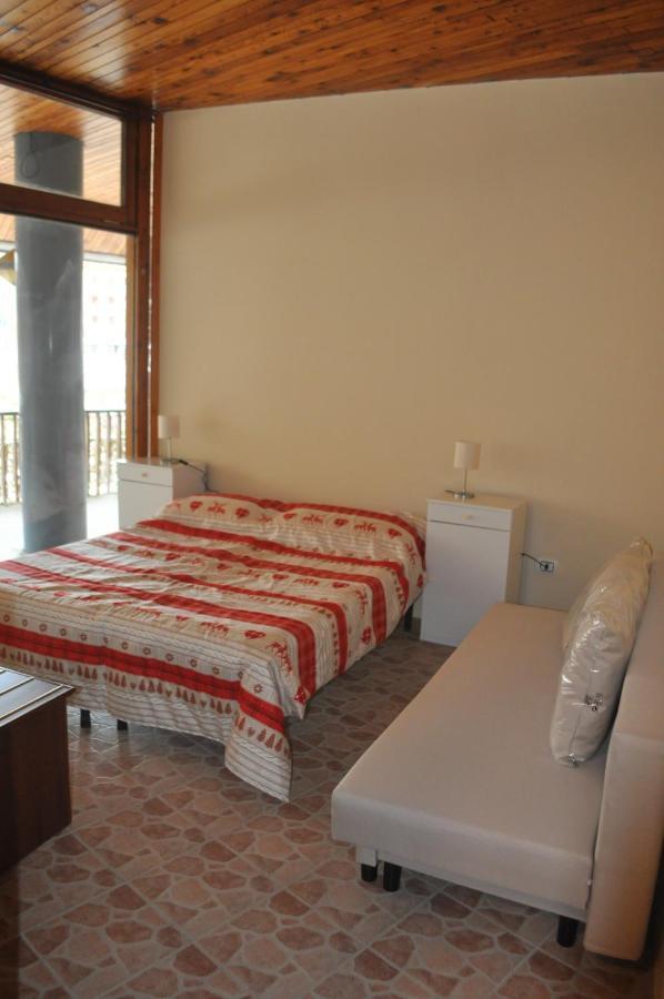 Terminillo - I Fiori Del Terminillo - Tre Faggi Apartment Bagian luar foto